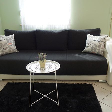Apartment Melli Pula Luaran gambar