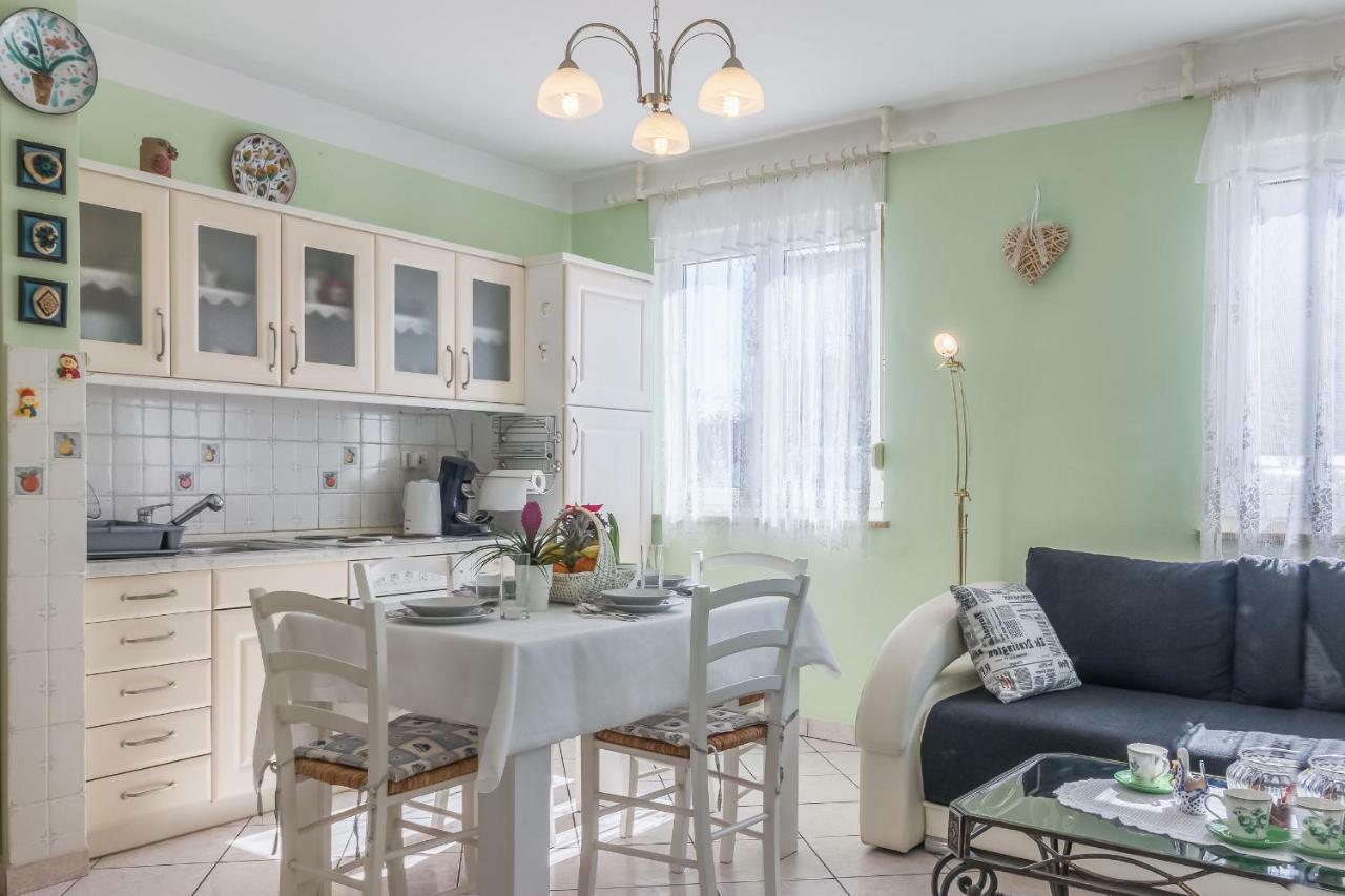 Apartment Melli Pula Luaran gambar